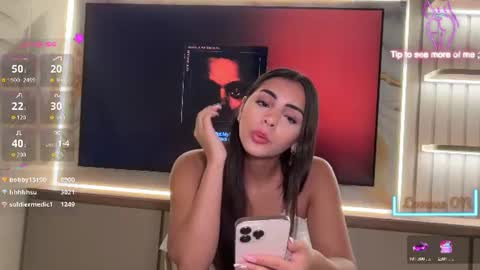 Snapshot of lillyxq chatting on July 7, 7:23 am lilly online show from July 7, 7:23 am