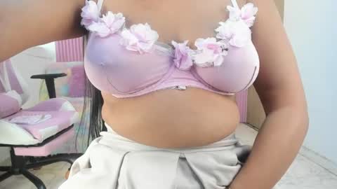Snapshot of lillyy16 chatting on June 9, 11:11 am lillyy16 online show from June 9, 11:11 am