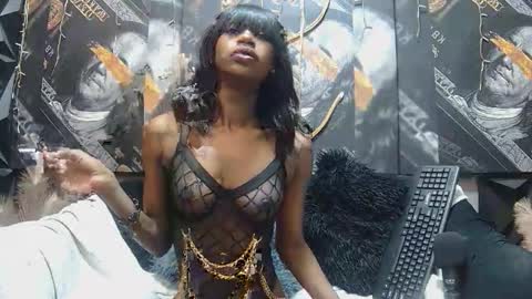 Snapshot of lilmissbaddiexxx chatting on June 5, 9:53 pm lilmissbaddiexxx online show from June 5, 9:53 pm