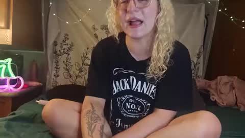 Snapshot of lilpies chatting on July 14, 6:07 am LilPies online show from July 14, 6:07 am