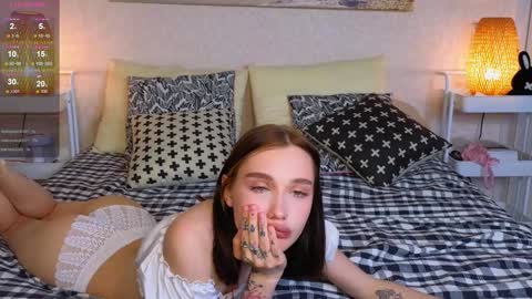 Jesse and Grace online show from December 11, 6:09 pm