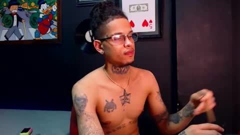 Snapshot of lilray99 chatting on May 21, 4:19 am ONLYFANS online show from May 21, 4:19 am