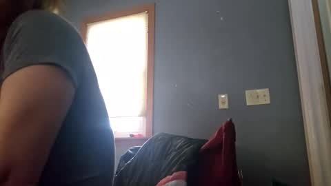 Snapshot of lilsirens11ut chatting on December 17, 6:14 pm lilsirens11ut online show from December 17, 6:14 pm