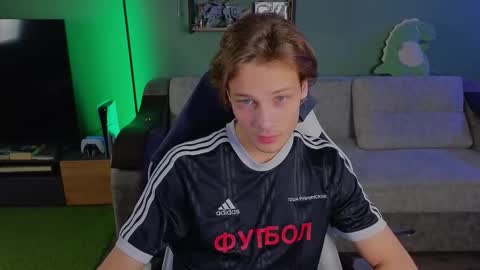 Snapshot of lilteddyboy chatting on October 21, 2:29 pm lilteddyboy online show from October 21, 2:29 pm