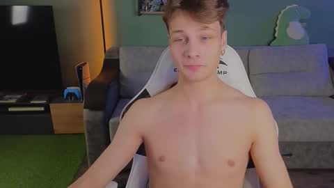 Snapshot of lilteddyboy chatting on November 11, 9:04 pm lilteddyboy online show from November 11, 9:04 pm