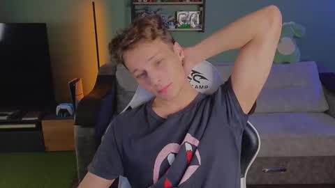 Snapshot of lilteddyboy chatting on November 14, 5:22 pm lilteddyboy online show from November 14, 5:22 pm