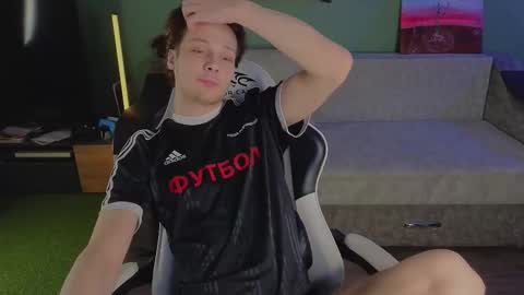 Snapshot of lilteddyboy chatting on March 4, 8:48 pm lilteddyboy online show from March 4, 8:48 pm