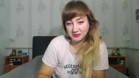 Snapshot of lilu_cute25 chatting on October 24, 9:00 pm lilu_cute25 online show from October 24, 9:00 pm