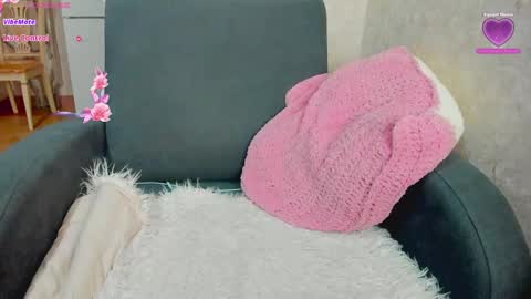 LILY online show from November 9, 6:39 pm