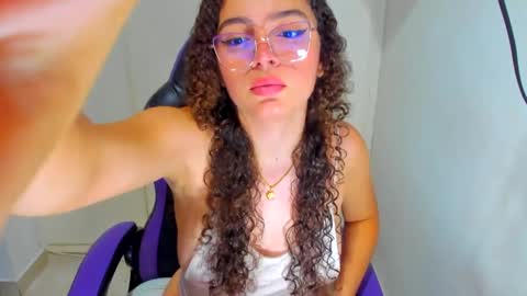 lily_anal_squirt online show from December 12, 8:10 pm