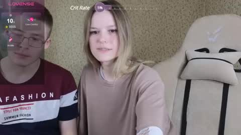 Snapshot of lily_and_jake chatting on February 25, 4:03 am lily_and_jake online show from February 25, 4:03 am