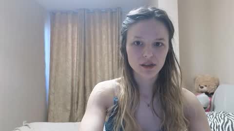 Snapshot of lily_and_jake chatting on December 15, 7:12 am lily_and_jake online show from December 15, 7:12 am