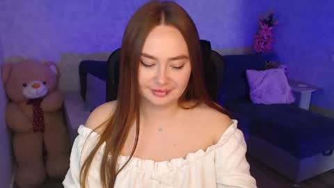 Snapshot of lily_baker_ chatting on June 17, 10:28 am lily_baker_ online show from June 17, 10:28 am
