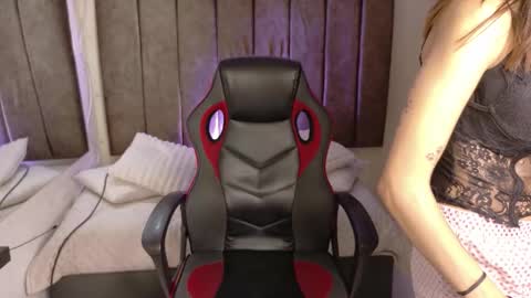 Lily online show from November 10, 3:38 am