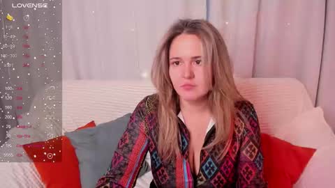 Snapshot of lily_bel chatting on February 1, 8:02 am Lily online show from February 1, 8:02 am