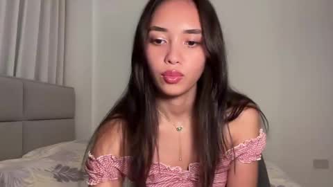 Snapshot of lily_bunnyy chatting on June 5, 8:36 pm Lily online show from June 5, 8:36 pm