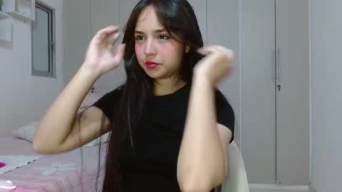 Snapshot of lily_crushx chatting on December 1, 7:46 am Lirio online show from December 1, 7:46 am