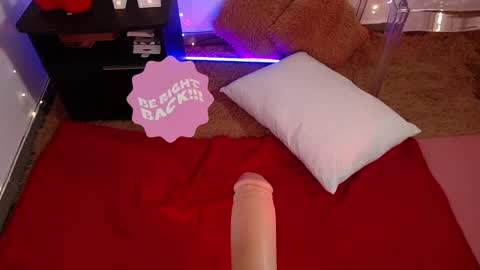 just lily online show from December 20, 2:41 am