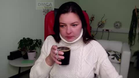 Snapshot of lily_flower7_ chatting on October 28, 7:01 am Lily online show from October 28, 7:01 am