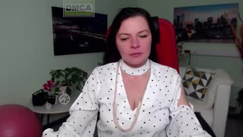 Snapshot of lily_flower7_ chatting on November 24, 5:07 am Lily online show from November 24, 5:07 am