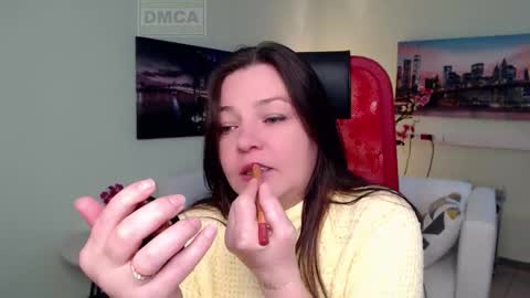 Snapshot of lily_flower7_ chatting on December 2, 5:02 am Lily online show from December 2, 5:02 am