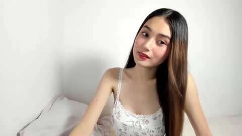 Snapshot of lily_ford_ chatting on May 7, 5:13 am Raelynn online show from May 7, 5:13 am