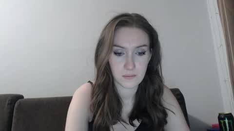 lily_love_x online show from February 15, 11:01 pm