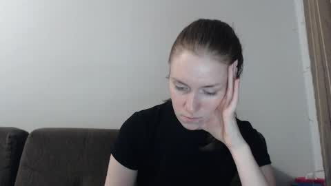Snapshot of lily_love_x chatting on May 4, 11:34 pm lily_love_x online show from May 4, 11:34 pm