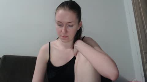 Snapshot of lily_love_x chatting on May 8, 1:11 am lily_love_x online show from May 8, 1:11 am