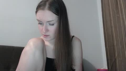 Snapshot of lily_love_x chatting on May 16, 2:19 am lily_love_x online show from May 16, 2:19 am