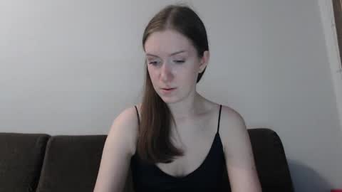 Snapshot of lily_love_x chatting on May 18, 1:02 am lily_love_x online show from May 18, 1:02 am