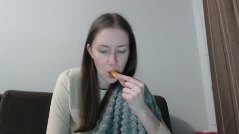 Snapshot of lily_love_x chatting on May 27, 1:57 am lily_love_x online show from May 27, 1:57 am