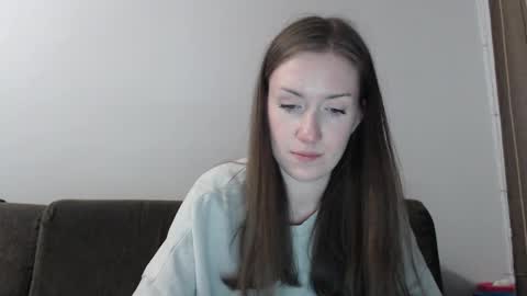 Snapshot of lily_love_x chatting on June 1, 11:17 pm lily_love_x online show from June 1, 11:17 pm
