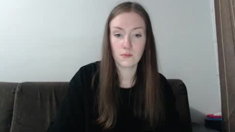 Snapshot of lily_love_x chatting on June 4, 11:22 pm lily_love_x online show from June 4, 11:22 pm