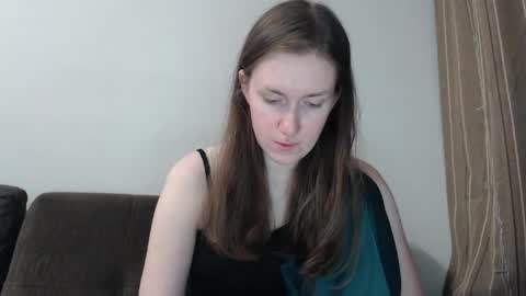 Snapshot of lily_love_x chatting on June 7, 11:52 pm lily_love_x online show from June 7, 11:52 pm