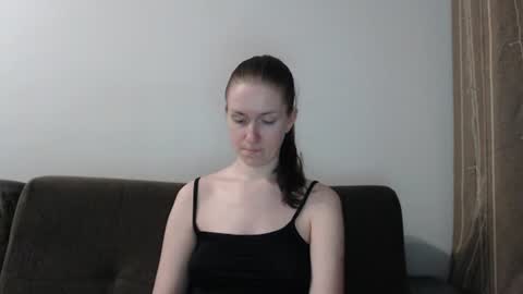 Snapshot of lily_love_x chatting on June 11, 12:32 am lily_love_x online show from June 11, 12:32 am