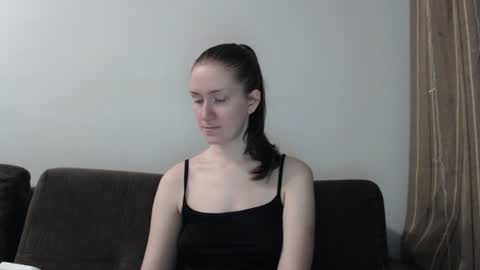 Snapshot of lily_love_x chatting on June 14, 1:47 am lily_love_x online show from June 14, 1:47 am