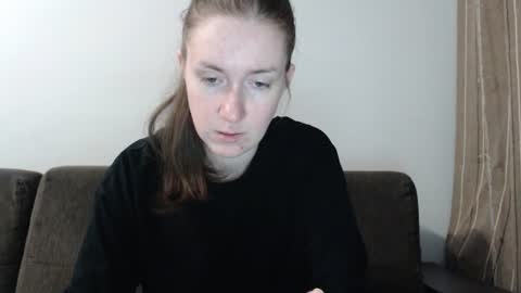 Snapshot of lily_love_x chatting on June 24, 7:29 am lily_love_x online show from June 24, 7:29 am