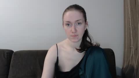 Snapshot of lily_love_x chatting on June 25, 5:23 am lily_love_x online show from June 25, 5:23 am