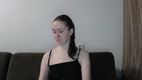 Snapshot of lily_love_x chatting on June 26, 10:14 pm lily_love_x online show from June 26, 10:14 pm
