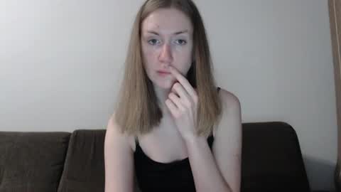 Snapshot of lily_love_x chatting on July 9, 1:09 am lily_love_x online show from July 9, 1:09 am