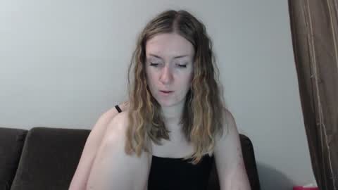 Snapshot of lily_love_x chatting on July 29, 6:55 am lily_love_x online show from July 29, 6:55 am