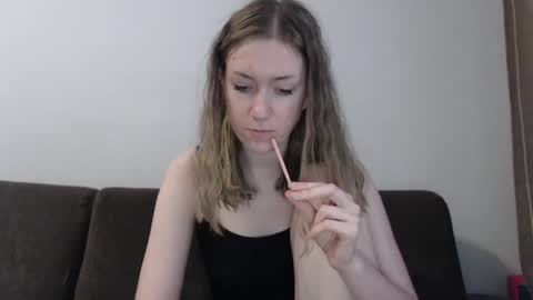 Snapshot of lily_love_x chatting on July 30, 6:01 am lily_love_x online show from July 30, 6:01 am