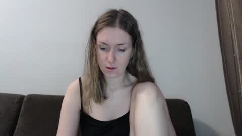 Snapshot of lily_love_x chatting on July 31, 5:07 am lily_love_x online show from July 31, 5:07 am