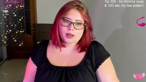Snapshot of lily_lu_one chatting on September 24, 10:24 pm Elina  online show from September 24, 10:24 pm