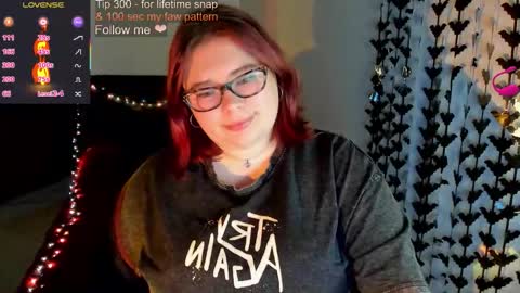 Snapshot of lily_lu_one chatting on October 11, 10:30 pm Elina  online show from October 11, 10:30 pm