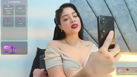 LILY MEGHAN online show from June 4, 8:15 pm