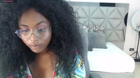 Snapshot of lily_mendoza chatting on June 24, 7:57 pm lily_mendoza online show from June 24, 7:57 pm