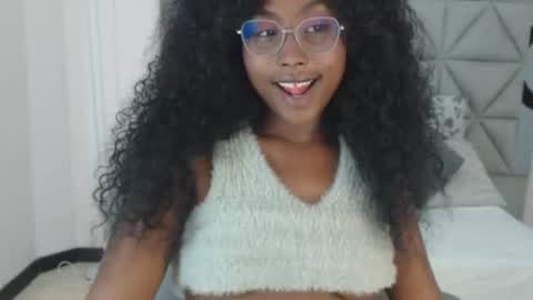 Snapshot of lily_mendoza chatting on June 30, 2:34 am lily_mendoza online show from June 30, 2:34 am