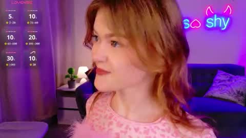 Snapshot of lily_mio chatting on June 12, 9:35 pm Im Lily online show from June 12, 9:35 pm